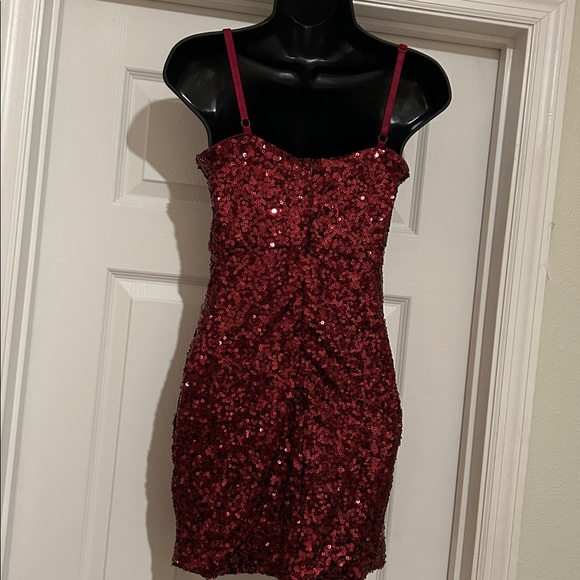 Arella's Bestie Sequin Mini Dress - Red - Picture 5 of 7